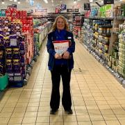 A store assistant from Aldi’s Dunfermline store is running the London marathon for Teenage Cancer Trust.