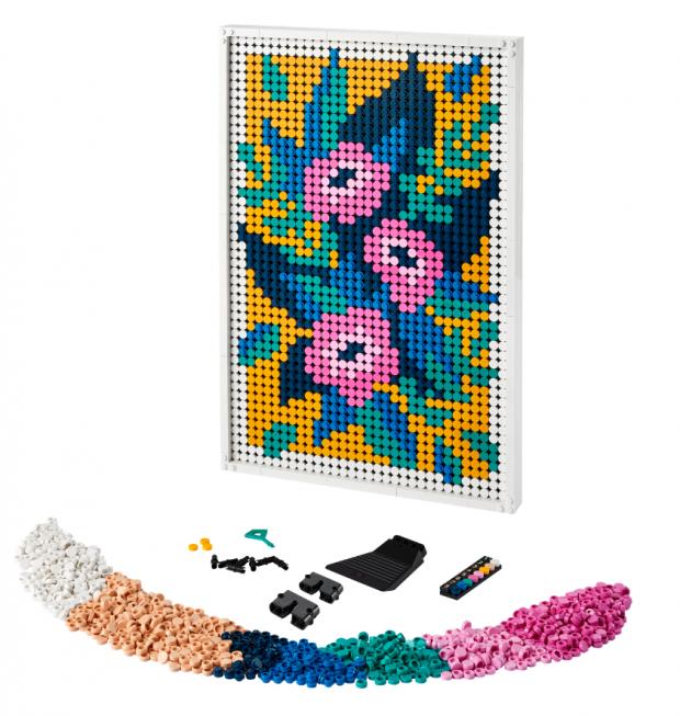 Dunfermline Press: LEGO® Art Floral Art Set. Credit: LEGO
