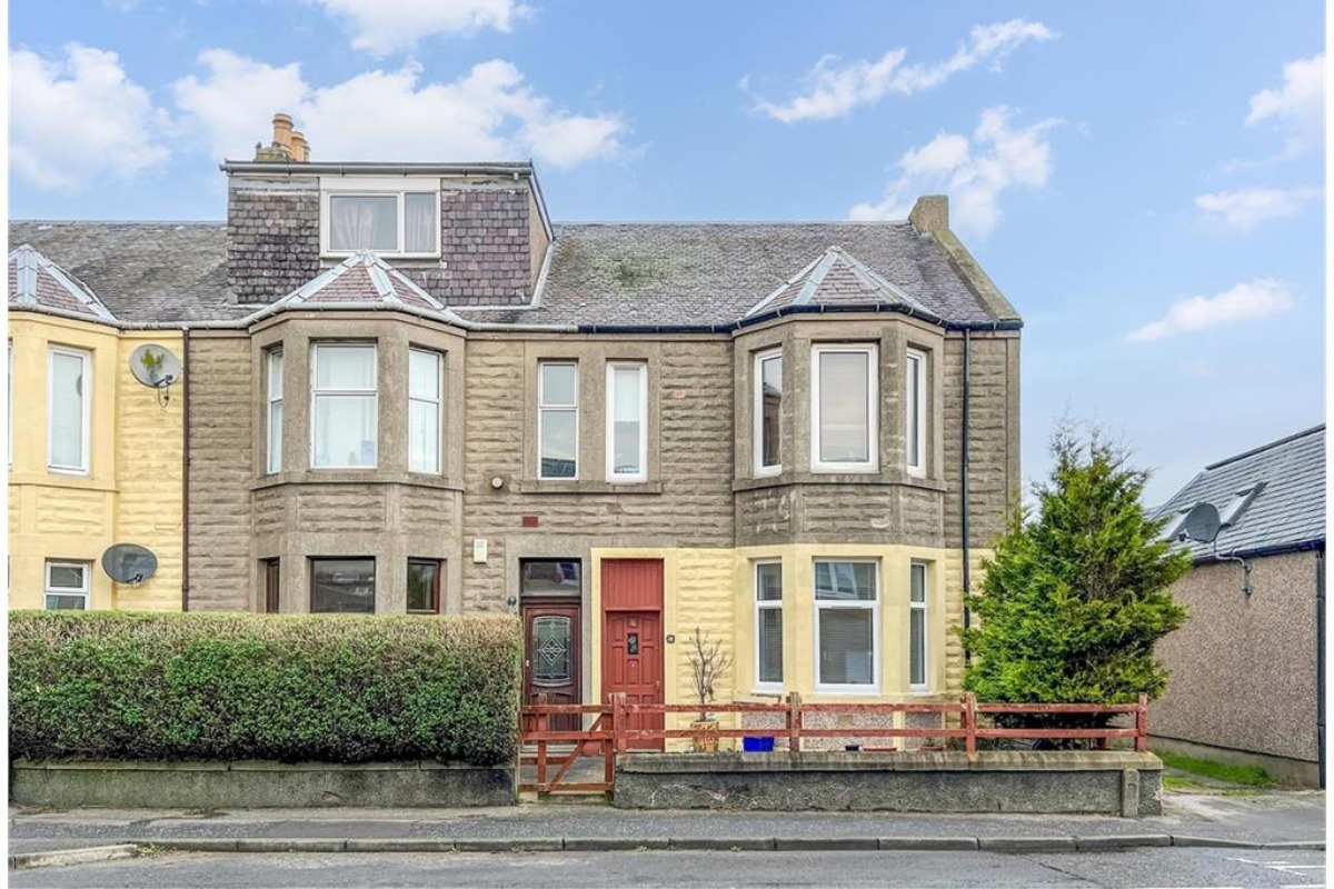 West Fife: One-bedroom flat on the market in Crossgates - Vimarsana News