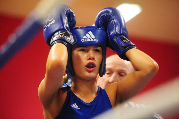 Canada v Scotland Womens Boxing

Niamh Mitchell (Bowhill Miners BC) (Blue) v Kelsie McPhee (Brantford Black Eye BC) (Red)