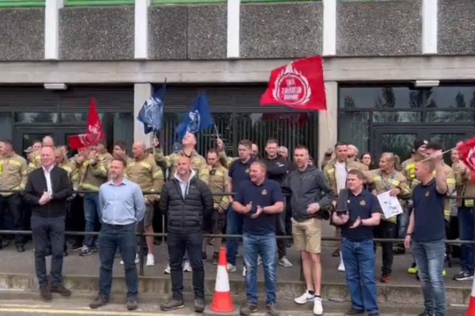 Fife: Firefighters protest over planned cuts before council meeting